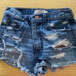 hollister american flag ripped denim shorts (0)